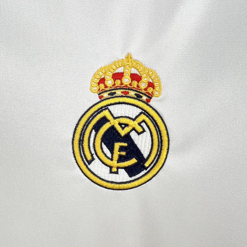 Retro Real Madrid 2004/05 Home Jersey