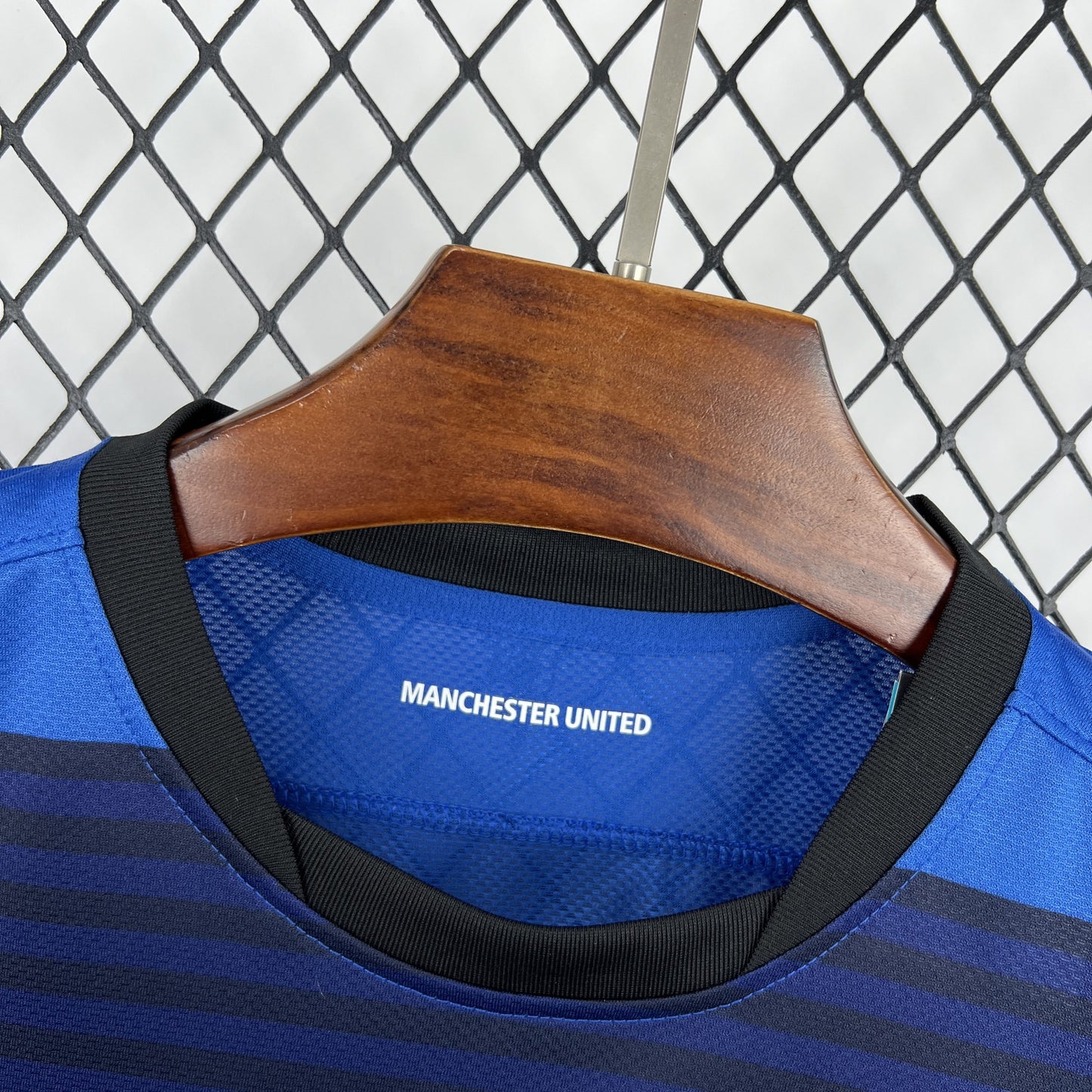 Retro Manchester United 2011/13 Away Jersey