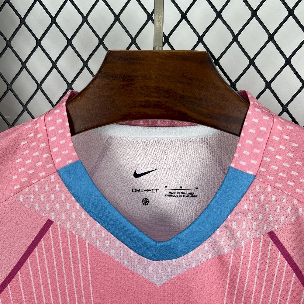 Paris Saint-Germain 2025/26 pink special edition Jersey