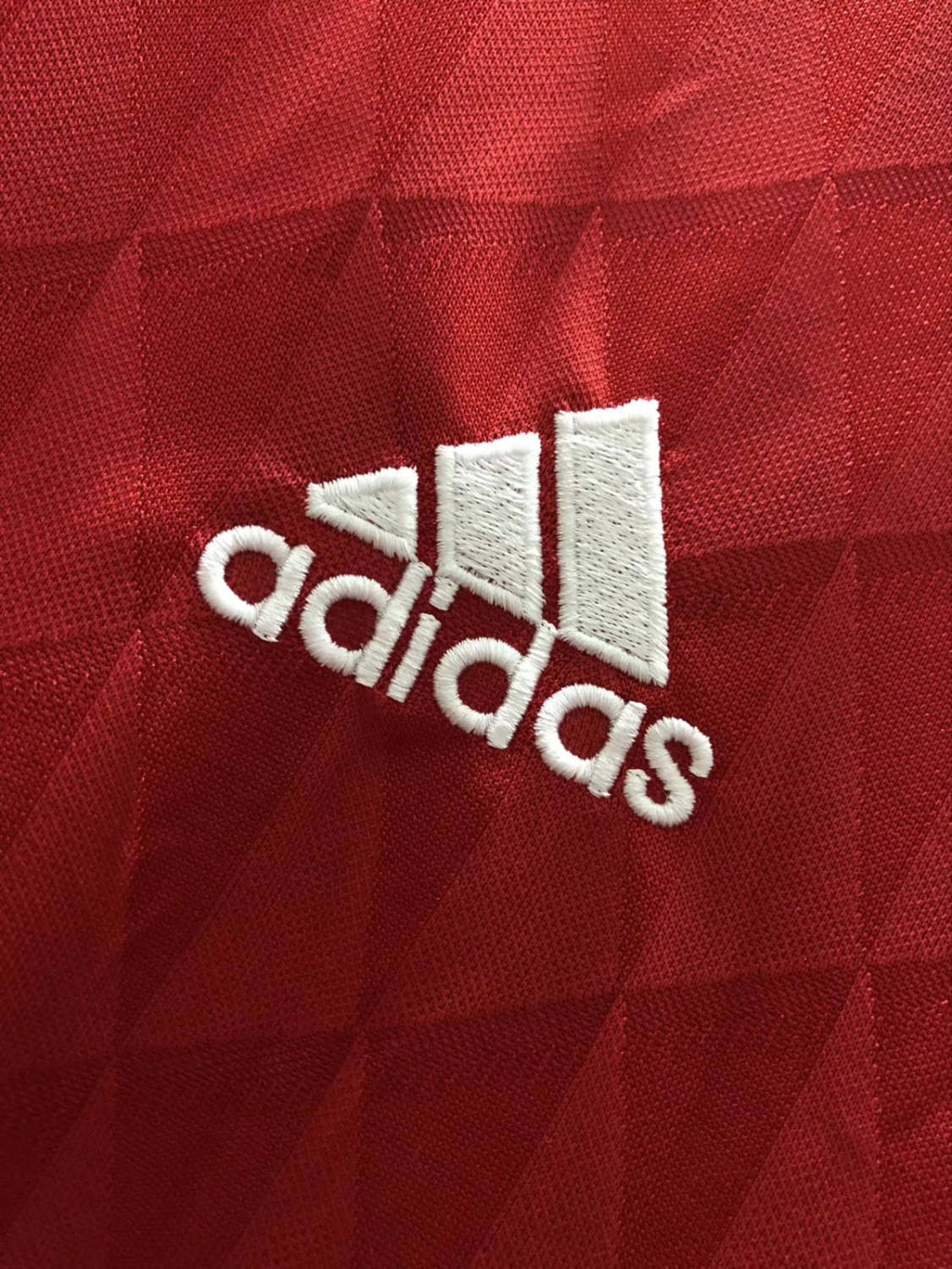 Retro Liverpool 2010/2012 Home Jersey