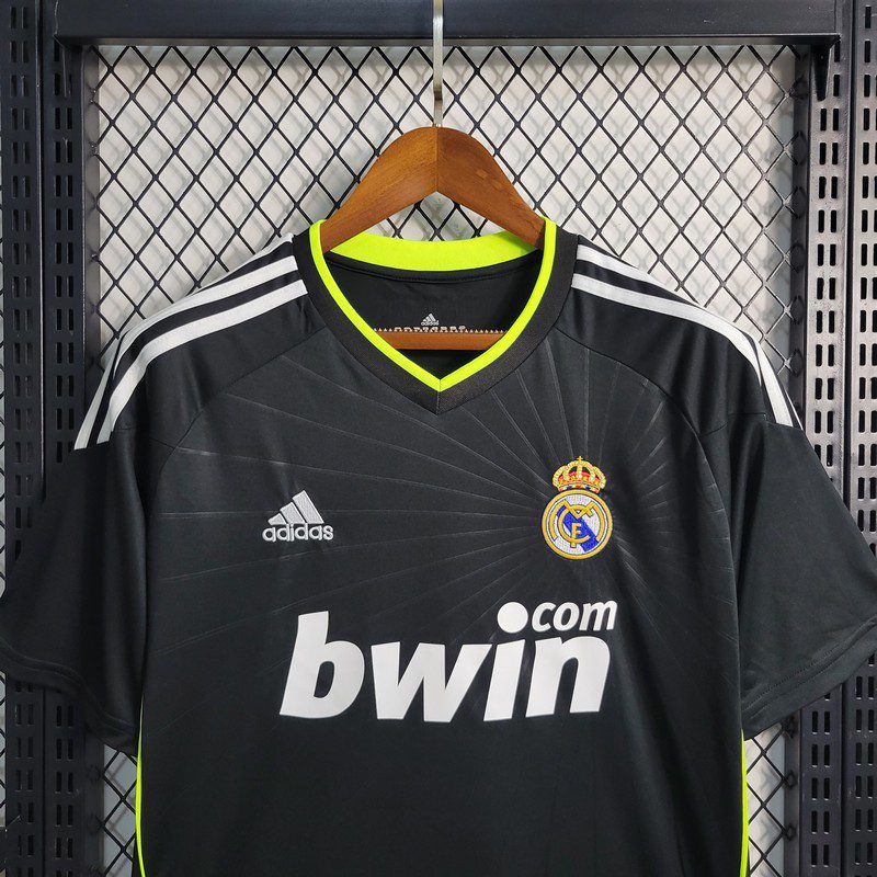Retro Real Madrid 2010/11 Away Jersey