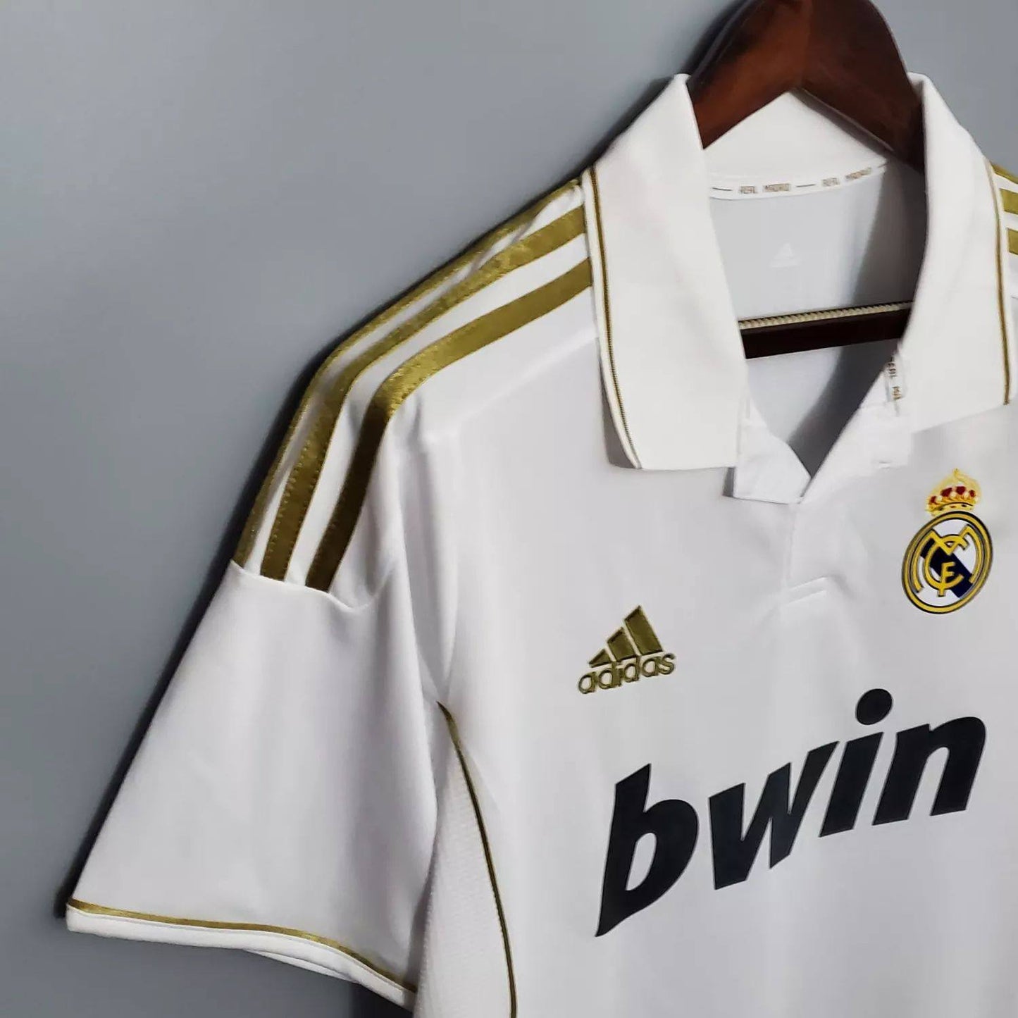 Retro Real Madrid 2011/12 Home Jersey