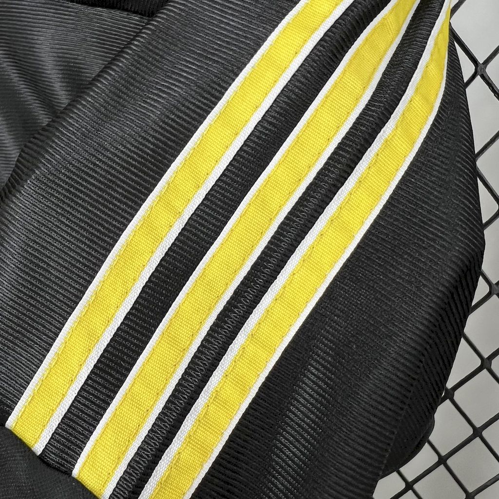 Retro Real Madrid 1999/00 Away Jersey