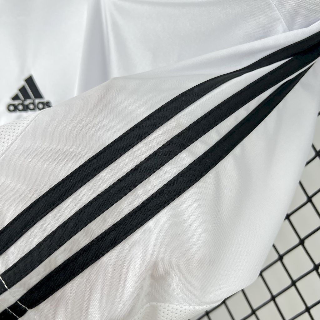 Retro Real Madrid 2004/05 Home Jersey