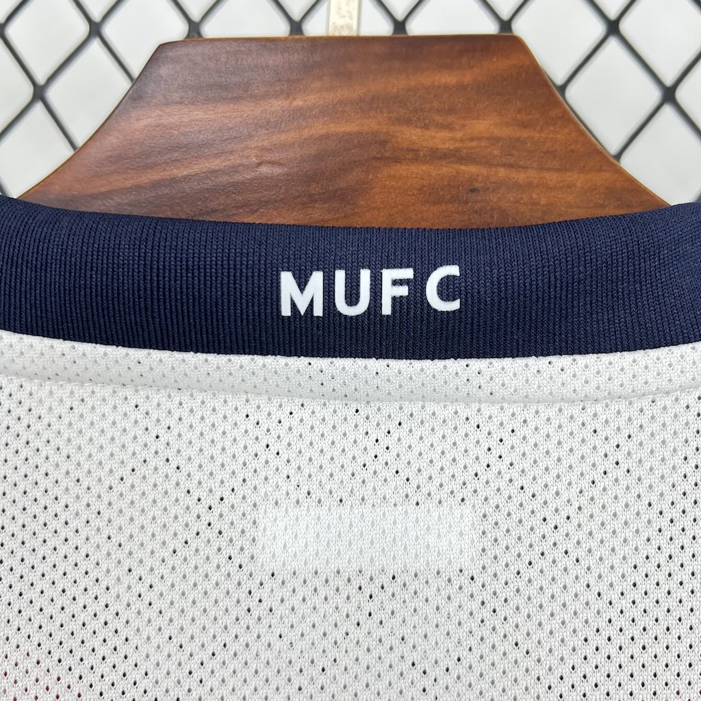 Retro Manchester United 2008/09 Away Jersey