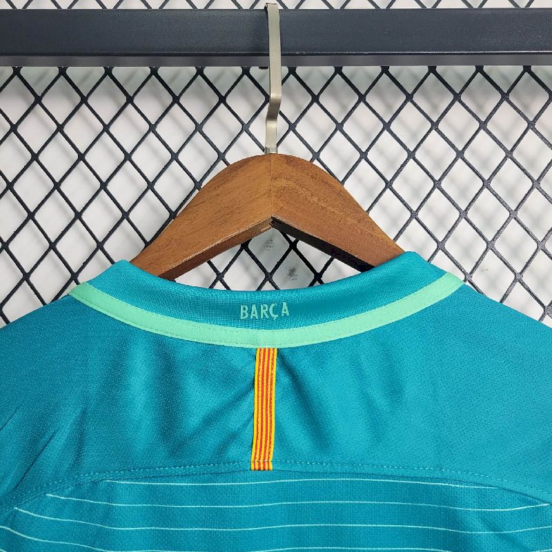 Retro Barcelona 2016/17 Third Jersey