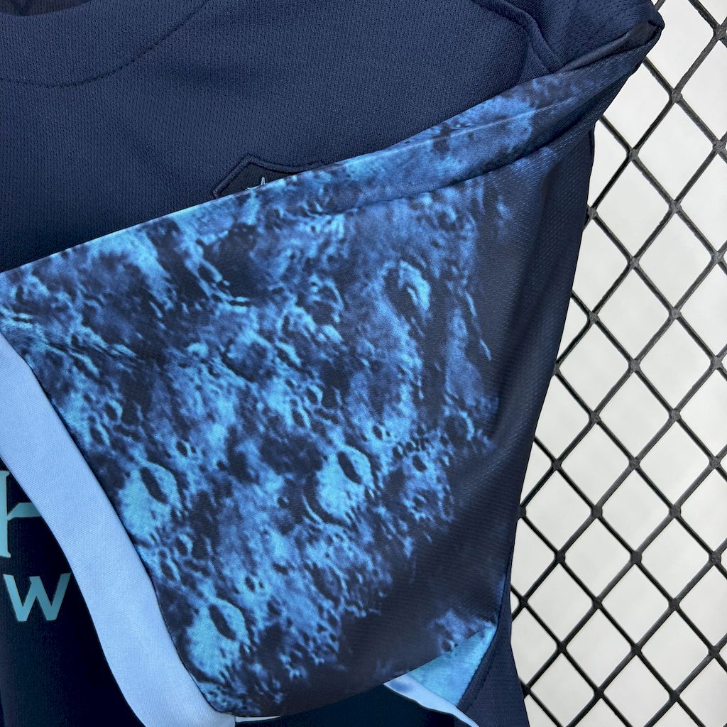 Retro Manchester City 2015/16 Away Jersey