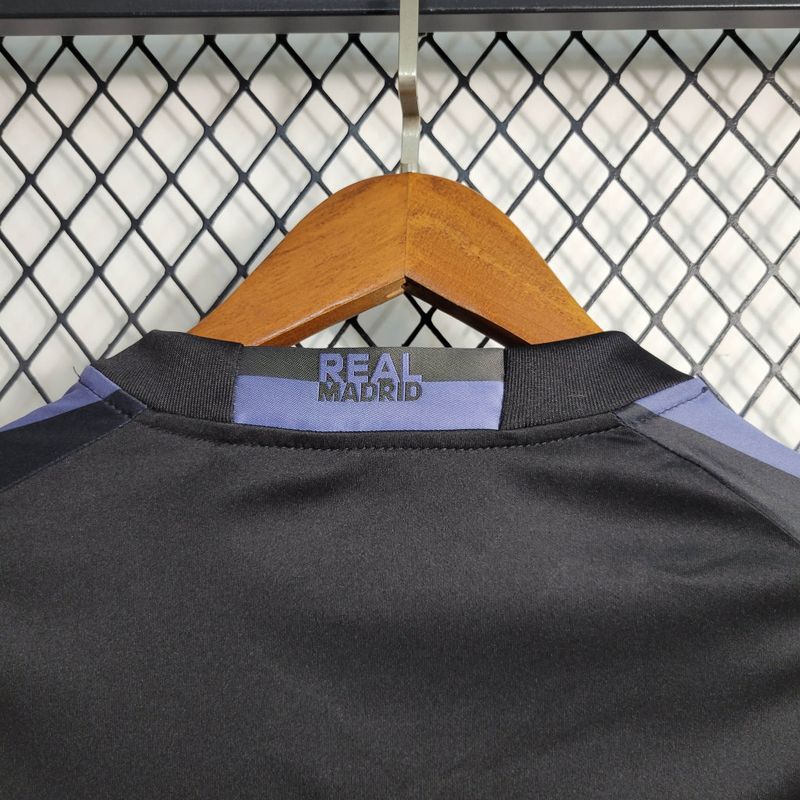 Retro Real Madrid 2016/17 Third Jersey