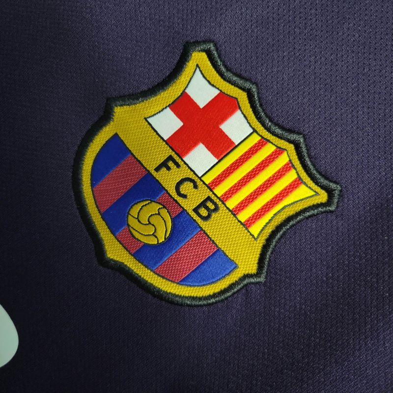 Retro Barcelona 2016/17 Away Jersey