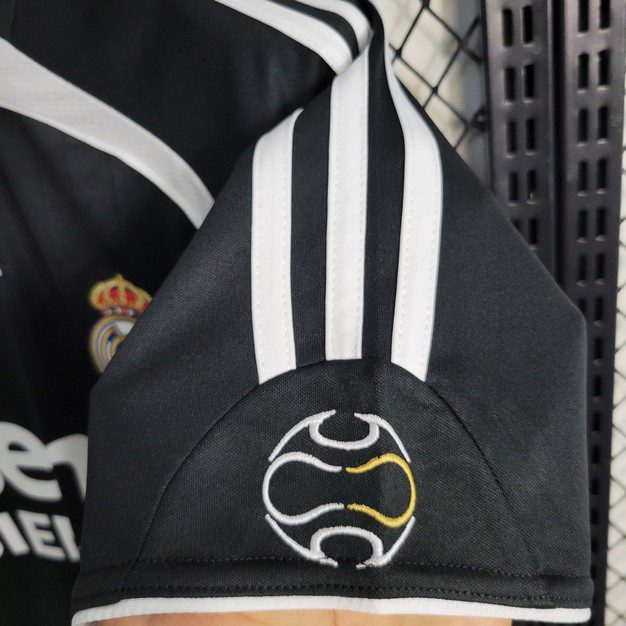 Retro Real Madrid 2006/07 Away Jersey