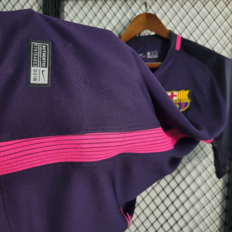 Retro Barcelona 2016/17 Away Jersey