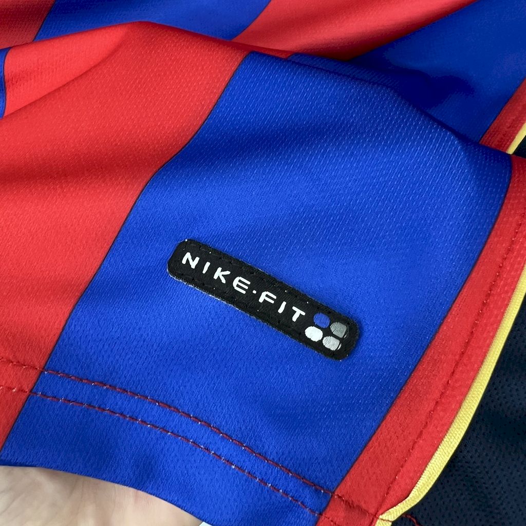 Retro Barcelona 2001/02 Home Jersey