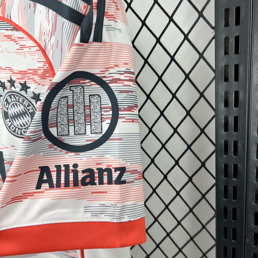 Bayern Munich 2025/26 Away Jersey