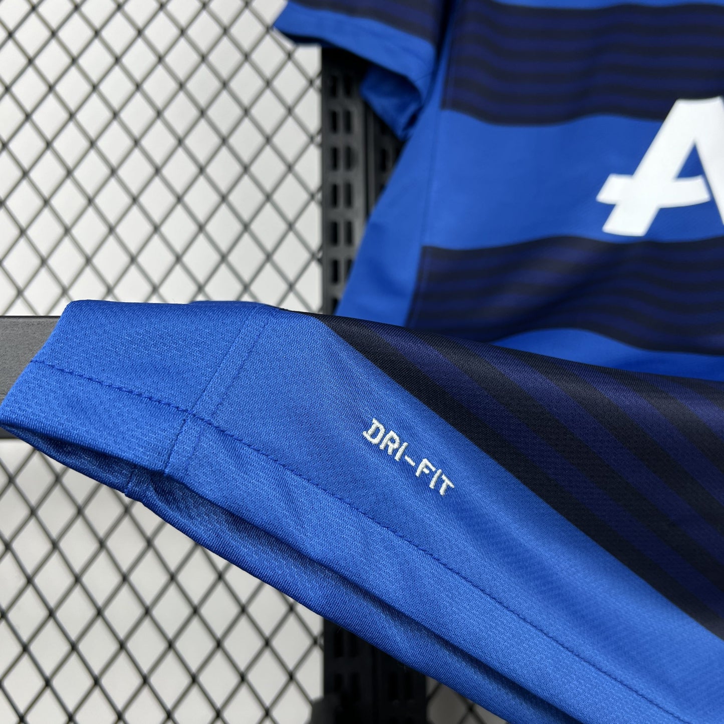 Retro Manchester United 2011/13 Away Jersey