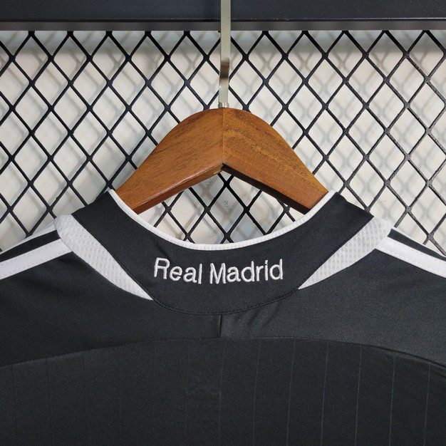 Retro Real Madrid 2006/07 Away Jersey