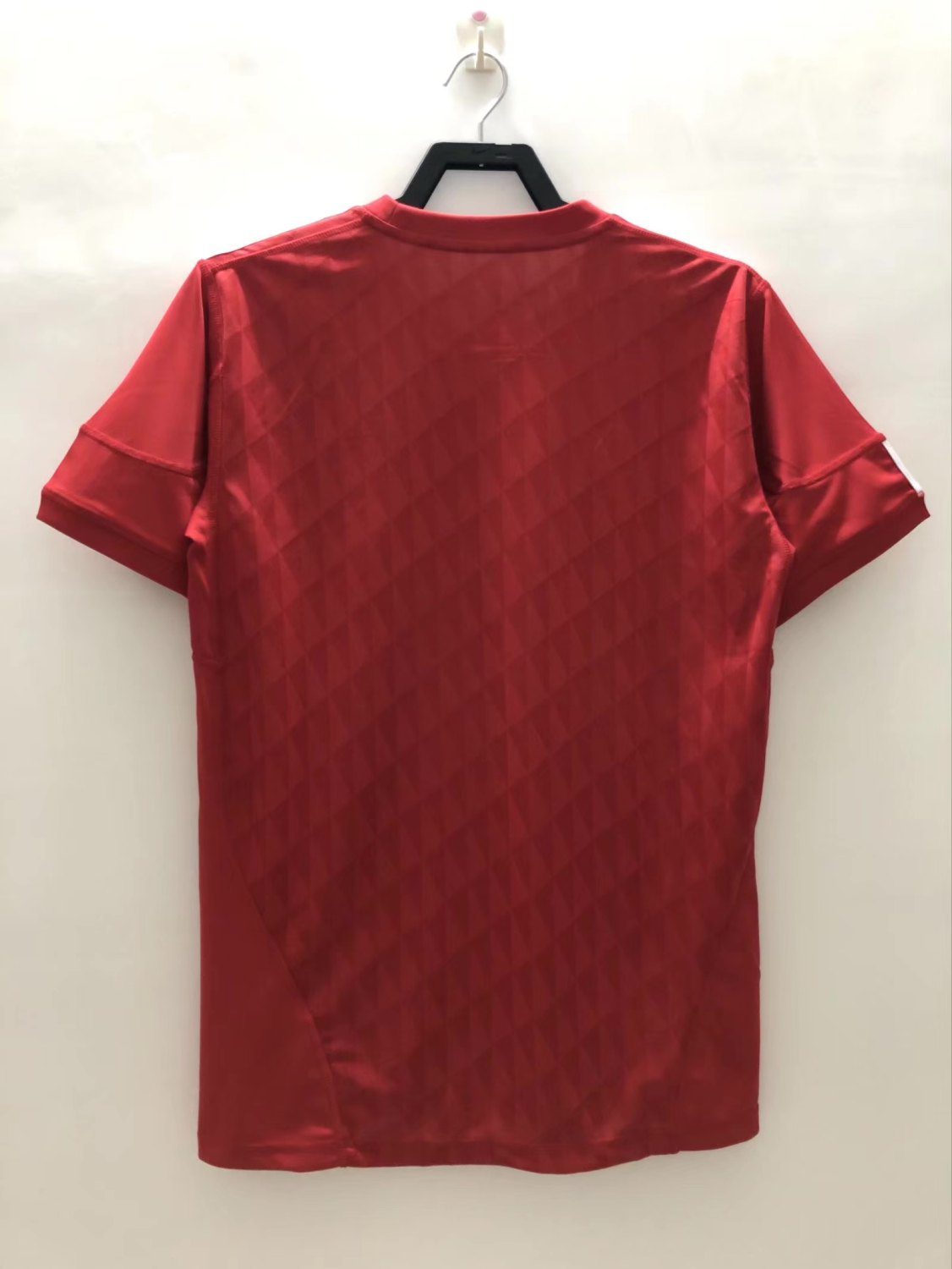 Retro Liverpool 2010/2012 Home Jersey