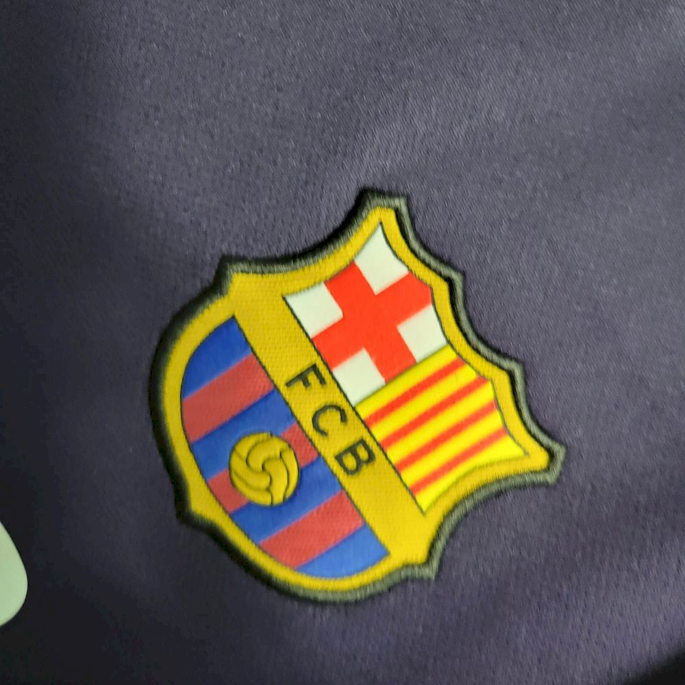 Retro Barcelona 2016/17 Away Long Sleeve Jersey