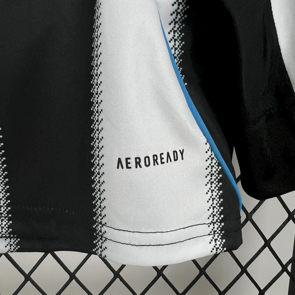 Newcastle United 2025/26 Home Long Sleeve Jersey