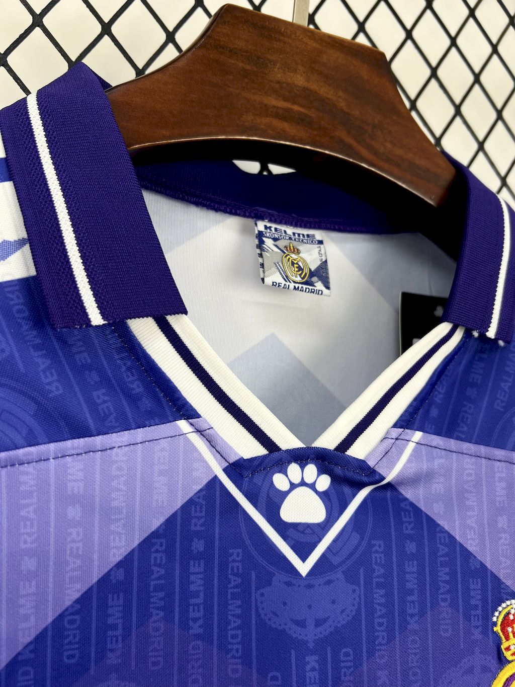 Retro Real Madrid 1996/97 Away Jersey