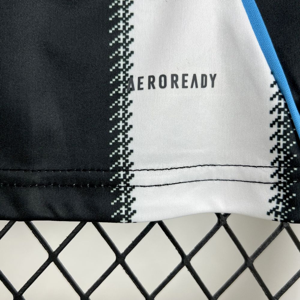 Newcastle United 2025/26 Home Jersey