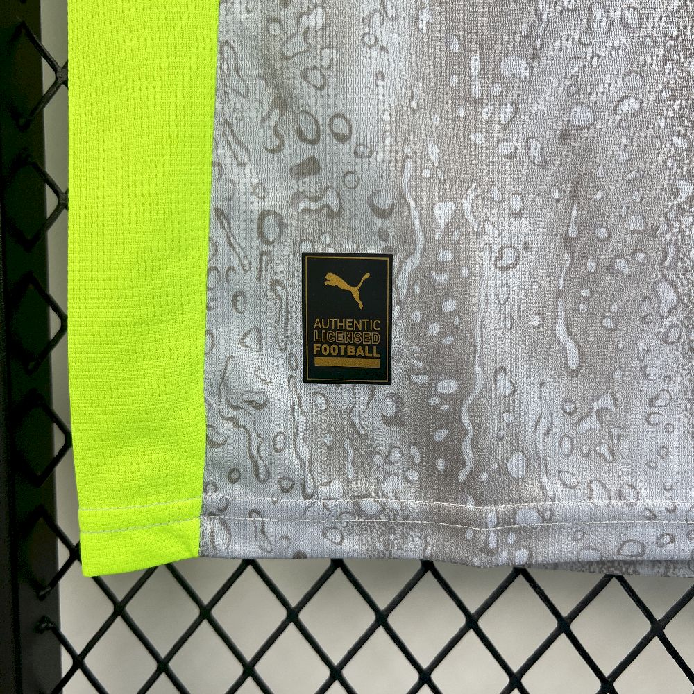 Manchester City 2025/26 Third Jersey