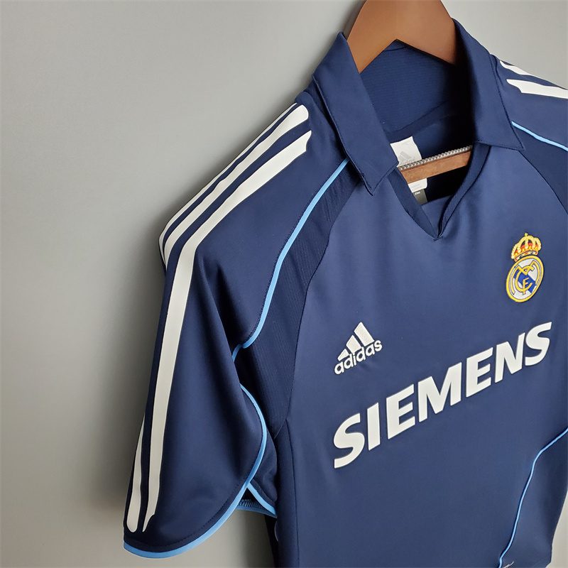 Retro Real Madrid 2005/06 Away Jersey