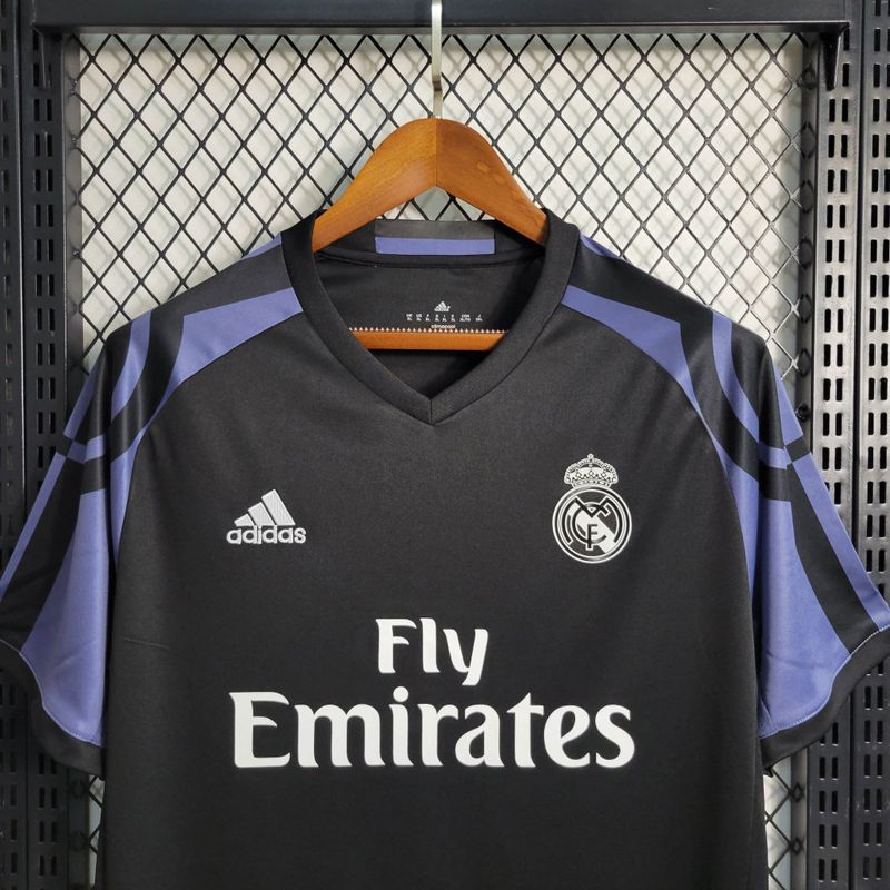 Retro Real Madrid 2016/17 Third Jersey
