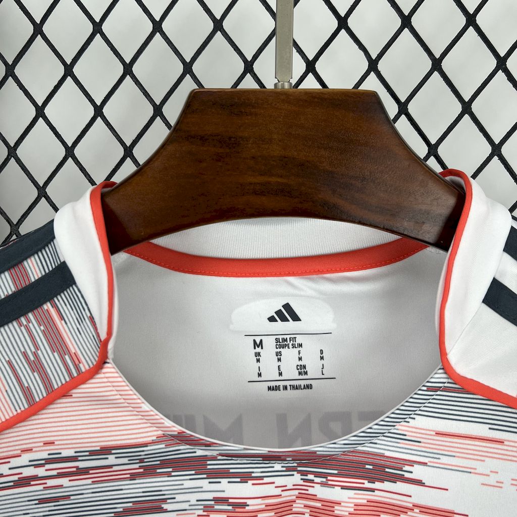 Bayern Munich 2025/26 Away Jersey